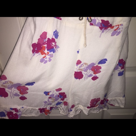 Minkpink floral playsuit romper small - Picture 7 of 8